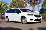 New 2025 Chrysler Pacifica Select image 2