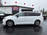Used 2024 Chrysler Pacifica Limited image 3