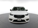 Used 2024 Chrysler Pacifica Touring-L image 2