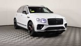 Used 2023 Bentley Bentayga image 2