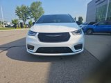 New 2026 Chrysler Pacifica Select image 2