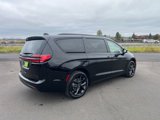 New 2026 Chrysler Pacifica Limited w/ Uconnect Theater Family Group image 5