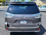 Used 2017 Toyota Sienna SE Premium image 6