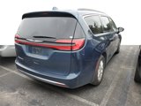 Used 2022 Chrysler Pacifica Touring-L image 4
