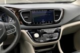 Used 2022 Chrysler Pacifica Limited image 6