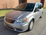 Used 2015 Chrysler Town & Country Touring w/ Driver Convenience Group image 3