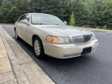 Used 2006 Lincoln Town Car Signature image 3
