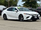 Used 2020 Toyota Camry SE w/ Carpet Mat Package image 2