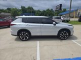 Used 2022 Mitsubishi Outlander SE image 3