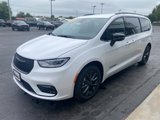 New 2025 Chrysler Pacifica Select w/ Fav Edition Package image 3
