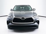 Used 2023 Toyota Highlander XLE image 2