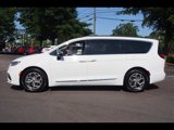 Used 2023 Chrysler Pacifica Limited image 2