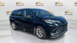 Used 2021 Toyota Sienna Platinum image 3