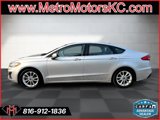 Used 2019 Ford Fusion SE image 2