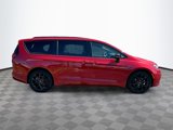 New 2025 Chrysler Pacifica Limited image 3