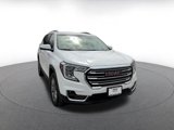Used 2024 GMC Terrain SLT image 3