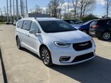 Used 2021 Chrysler Pacifica Touring-L image 4