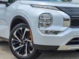 Used 2023 Mitsubishi Outlander SE image 4
