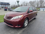 Used 2015 Toyota Sienna LE image 2