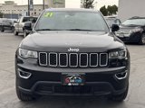 Used 2021 Jeep Grand Cherokee Laredo image 2