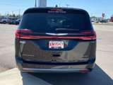 Used 2023 Chrysler Pacifica Limited image 4