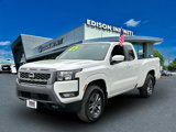 Used 2025 Nissan Frontier SV w/ SV Convenience Package image 2