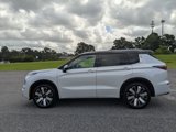 New 2025 Mitsubishi Outlander SEL image 6