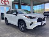 New 2025 Toyota Highlander XLE image 2