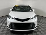 Certified 2025 Toyota Sienna Platinum image 2