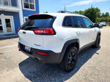 Used 2017 Jeep Cherokee Trailhawk image 5