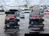 Used 2018 Nissan Rogue SV image 5