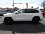 Used 2019 Jeep Grand Cherokee Laredo image 3