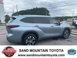 Used 2023 Toyota Highlander XLE image 3
