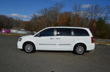 Used 2016 Chrysler Town & Country Touring-L image 4
