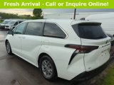 Used 2024 Toyota Sienna LE image 2