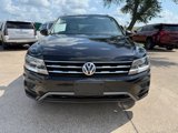 Used 2020 Volkswagen Tiguan S image 2