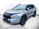 Used 2023 Mitsubishi Outlander SE image 2