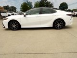 Used 2024 Toyota Camry SE image 2