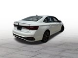 Used 2025 Volkswagen Jetta SE image 6