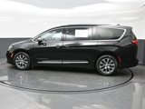 Used 2024 Chrysler Pacifica Pinnacle image 3