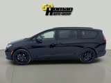 New 2025 Chrysler Pacifica Limited image 2