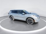New 2025 Mitsubishi Outlander SE image 2
