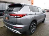 Used 2024 Mitsubishi Outlander SE image 3