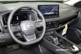 New 2025 Nissan Rogue SL w/ Tech Package image 2