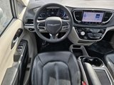 Used 2022 Chrysler Pacifica Touring-L image 3