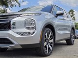 New 2025 Mitsubishi Outlander SE image 3