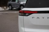 New 2025 Nissan Pathfinder SL w/ SL Premium Package image 4