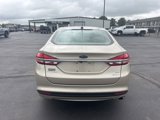 Used 2017 Ford Fusion SE w/ Fusion SE Technology Package image 4
