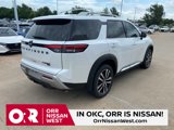 New 2025 Nissan Pathfinder Platinum image 5