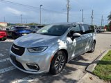 Used 2023 Chrysler Pacifica Touring-L image 3